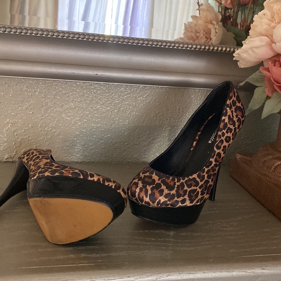 Shiny silk Leopard high heels shoes - Picture 4 of 4